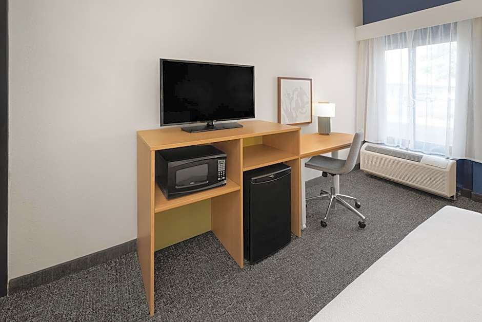 Spark by Hilton Decatur