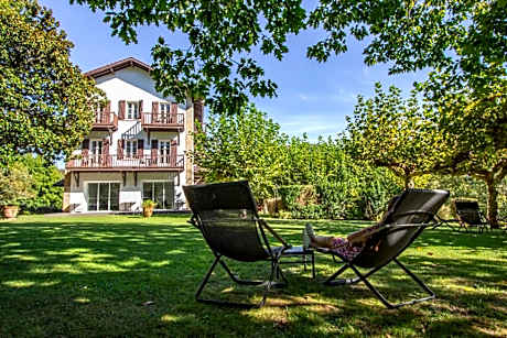 Les Jardins de Bakea