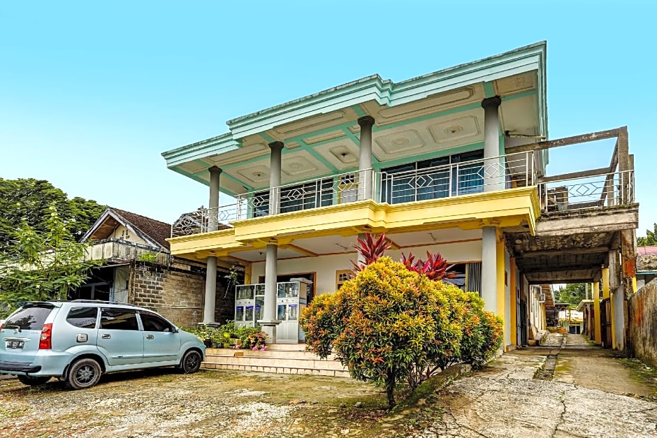 SPOT ON 92446 Penginapan Aina Syariah