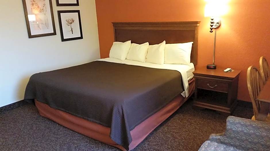 AmericInn by Wyndham Forest Lake