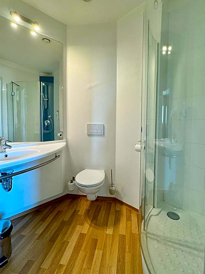 Apartments Sofia Airport free shuttle and parking