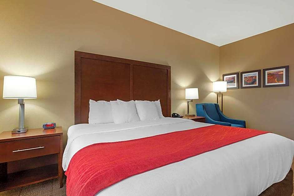 Comfort Inn & Suites Page at Lake Powell