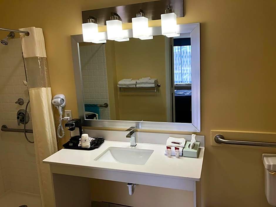 Days Inn by Wyndham Cape Carteret