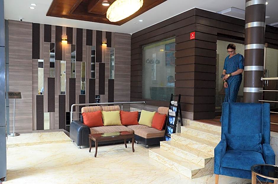  Hotel Crystal Residency