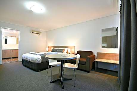 Deluxe Suite with Spa Bath