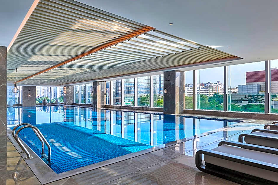 DoubleTree by Hilton Shenzhen Airport Residences