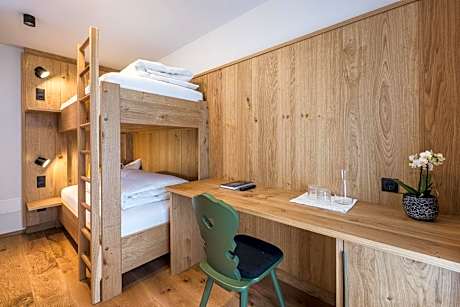 Family Room with Mountain View