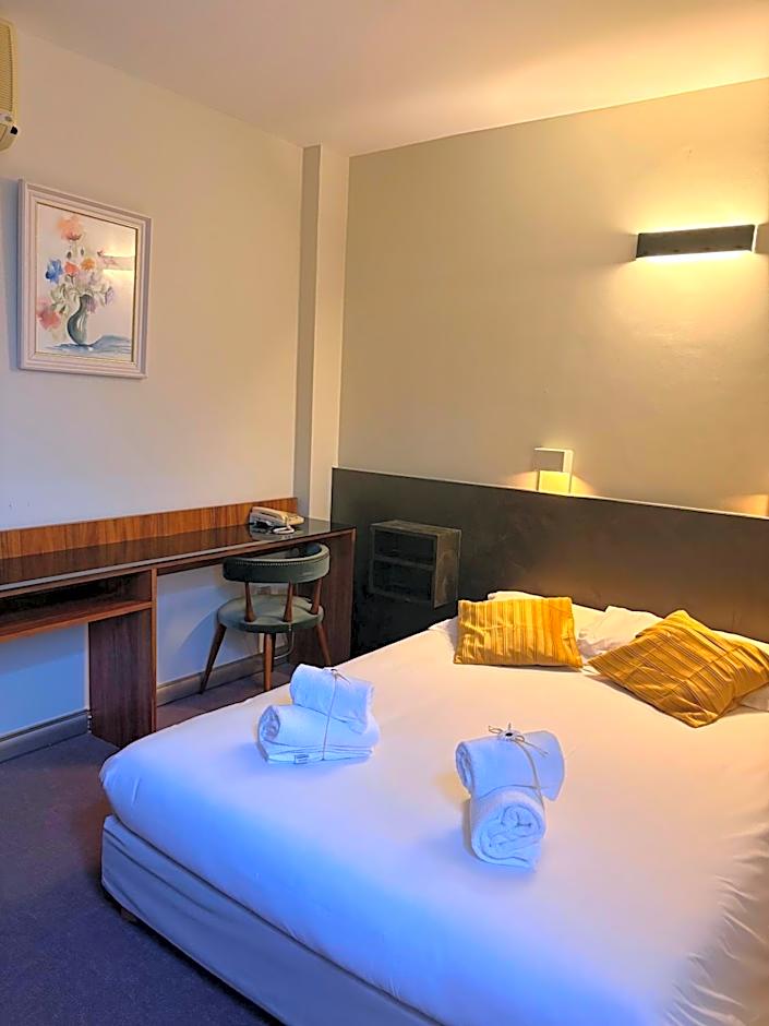 Logis Hôtels - Hôtel et Restaurant Le Lion d'Or