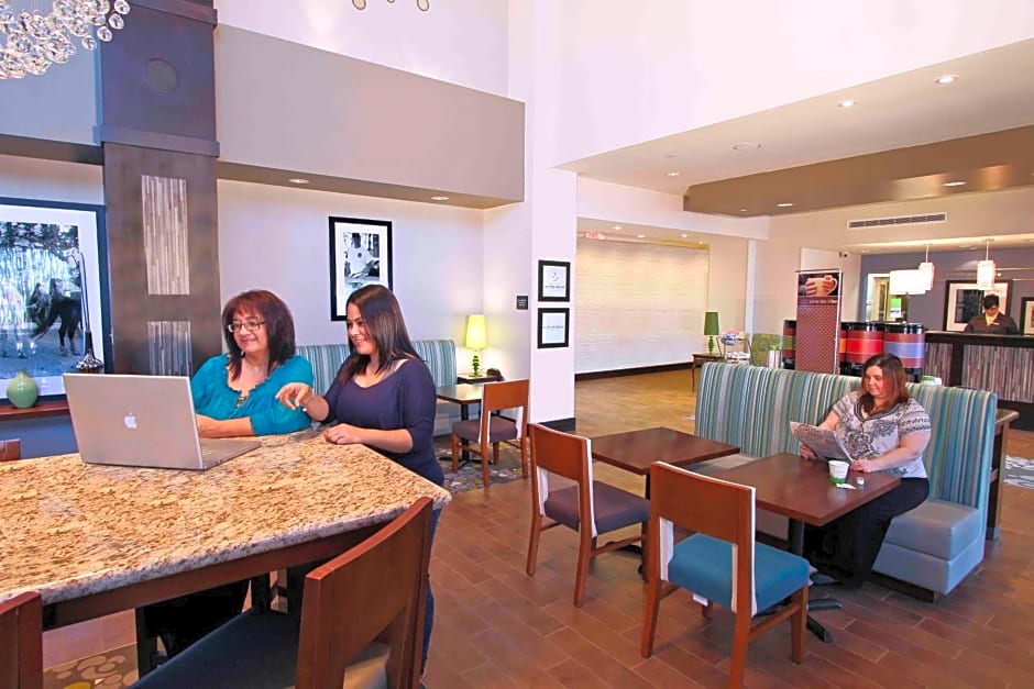Hampton Inn & Suites Winnie