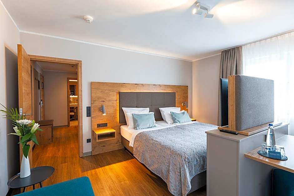 Sopherl am See - Frühstück auf der Seeterrasse, sehr ruhig und wunderschön am See, 3 Minuten nach Oberpfaffenhofen, viele Radtouren, Restaurants & Cafes in der Umgebung