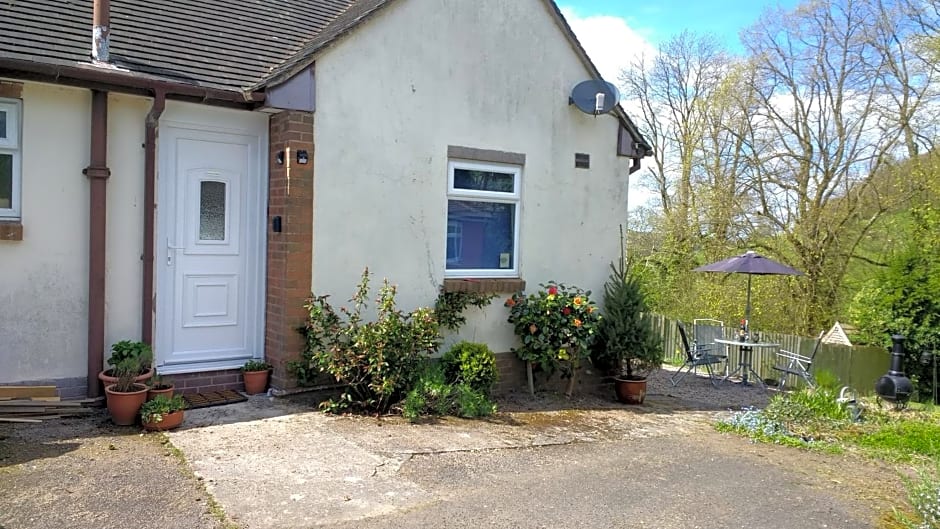 Hazler Lodge guest house