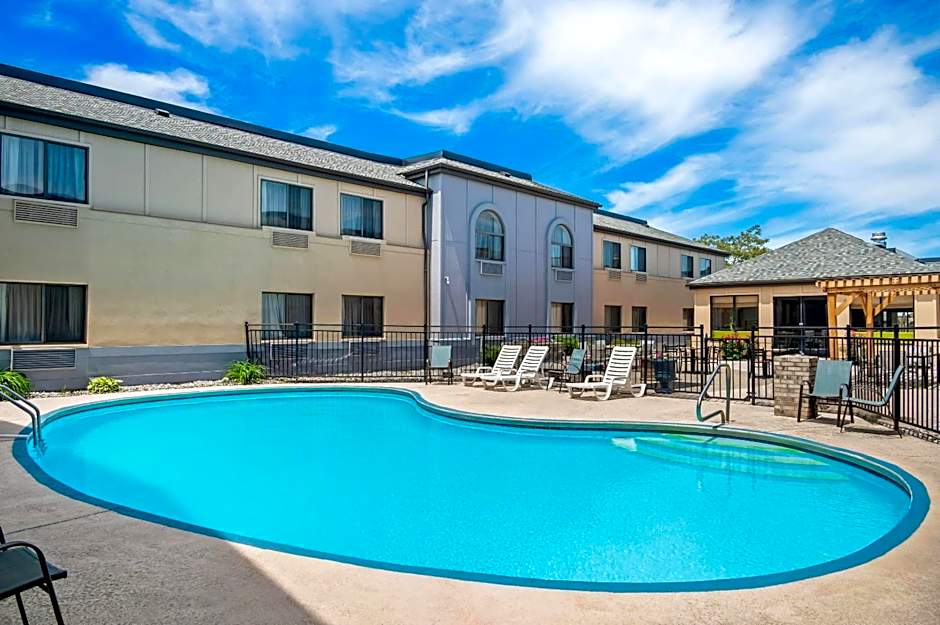 Country Inn & Suites By Radisson, Muskegon, MI