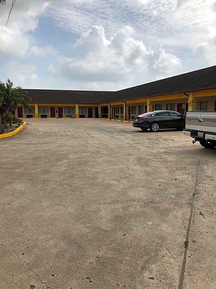 Los Fresnos Inn and Suites