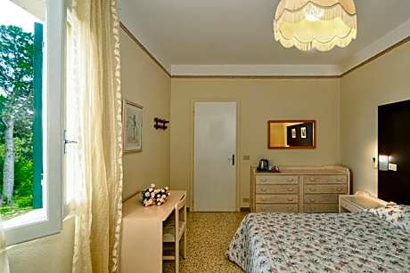Standard Double or Twin Room with Garden View