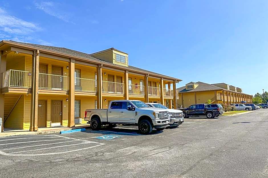 Bonita Lakes Inn