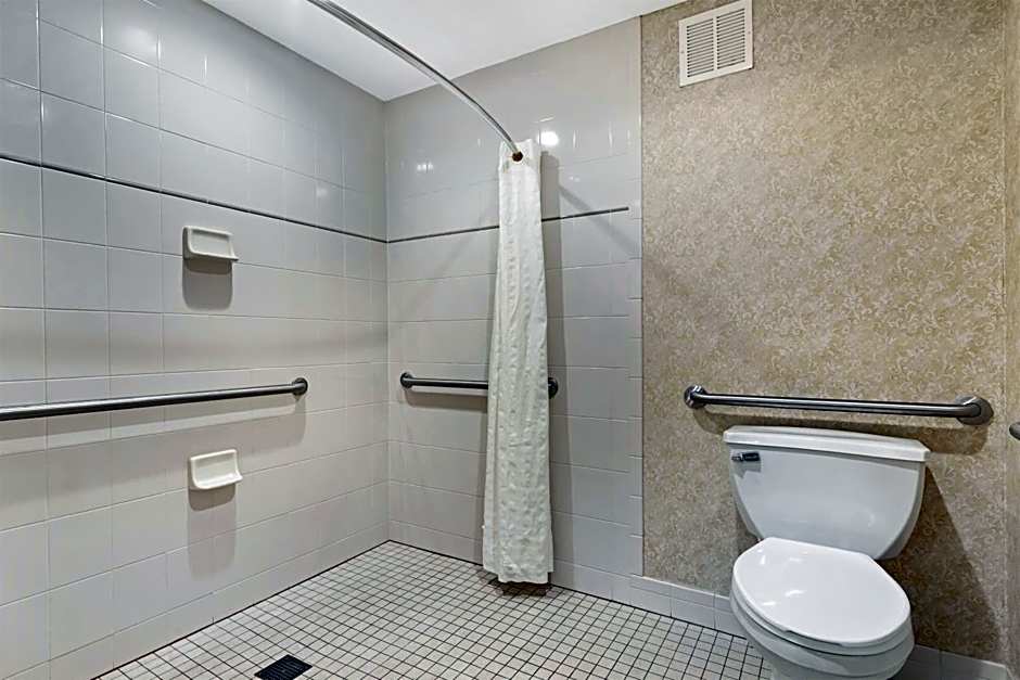 Best Western Plus Silver Saddle Inn