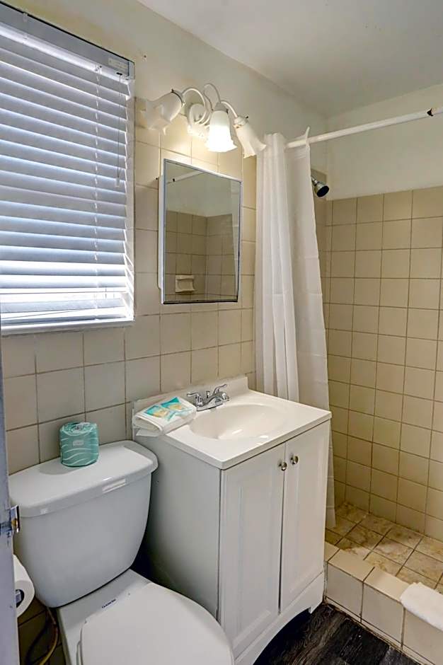 Beach and Town Motel