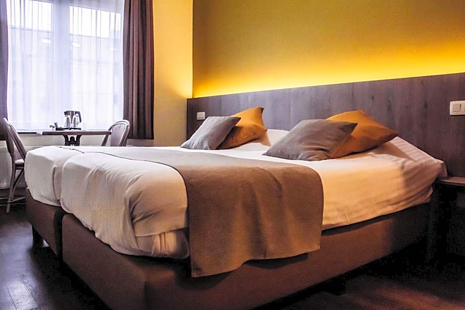 Photo 1 of 5 of Double Room