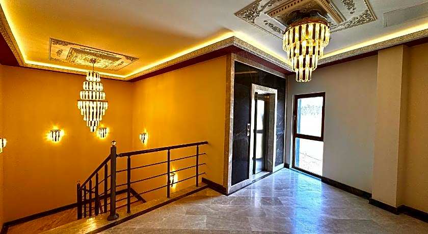 GREEN ROOF BOUTIQUE HOTEL