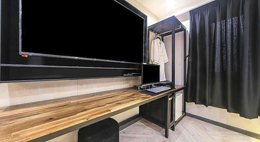 Masan First Class Hotel