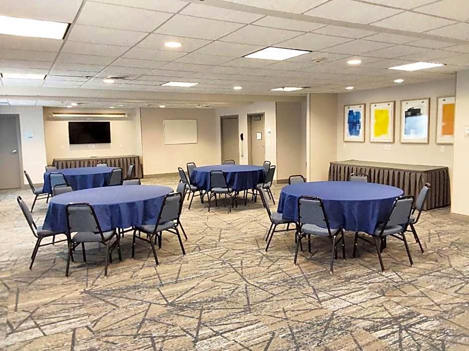 Holiday Inn Express Hotel & Suites Antigo By IHG