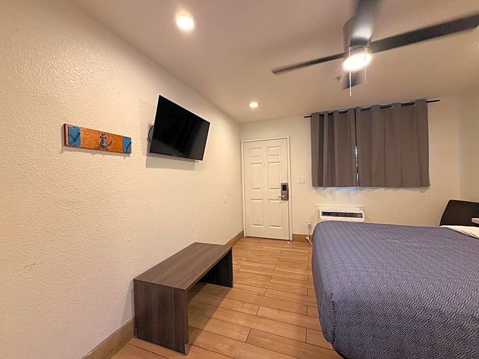 Holland Inn and Suites