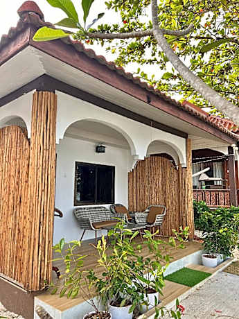 Comfort Beachfront Bungalow