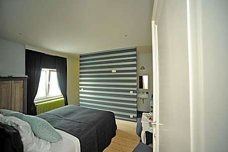 Deluxe Double Room with Shower