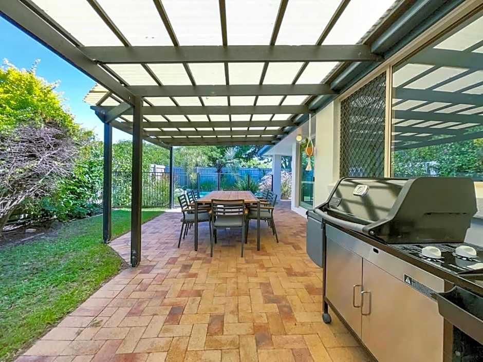 Bokarina Beach House - Family & Pet Friendly