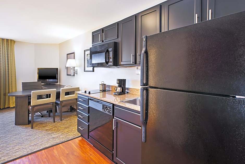 Candlewood Suites Indianapolis Airport By IHG