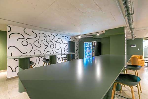 Stylish Stunner in Circa 205