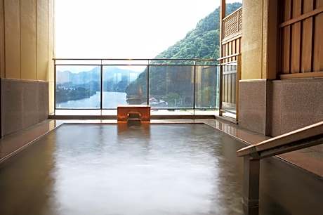 Guest Room with Open-air Bath