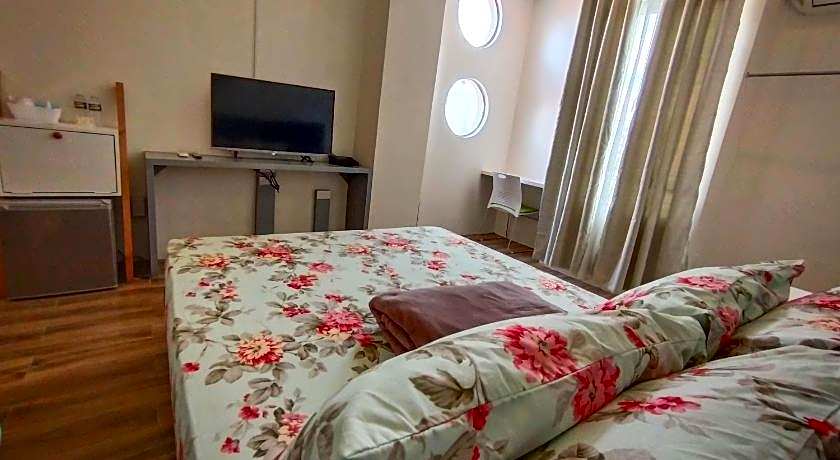 Zillion Pavilion Family and Business Hotel