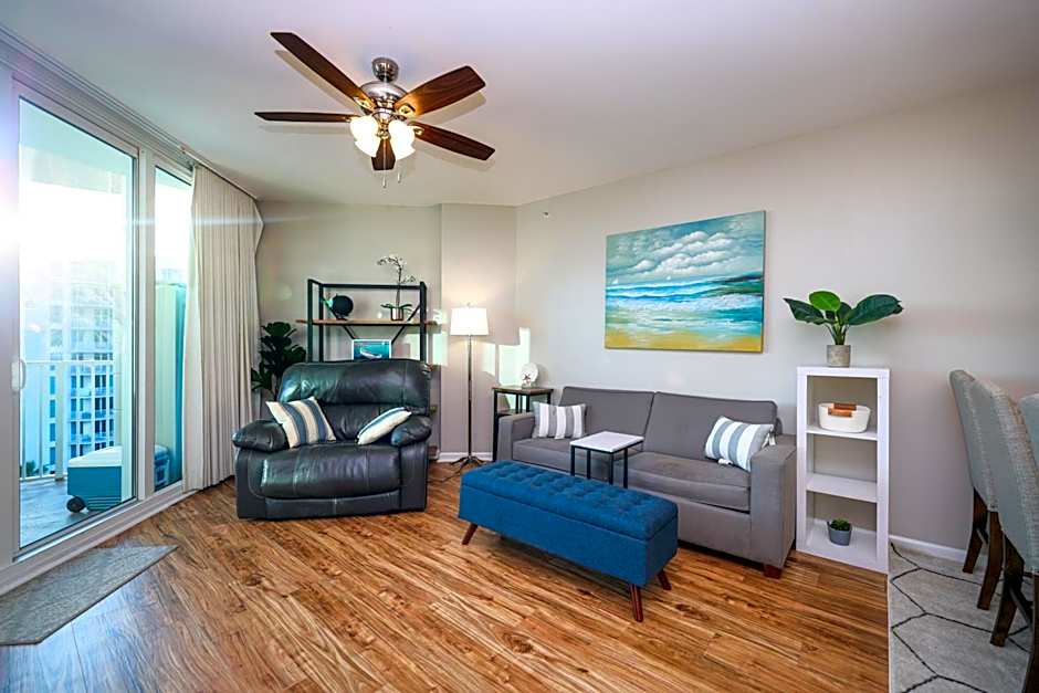 Marvelous 9th Floor Condo Gulf, Pool & Sunset View