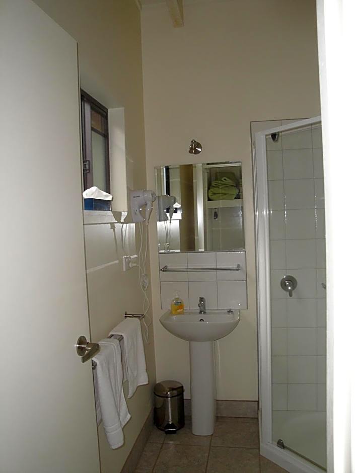 Off Mountain Accommodation
