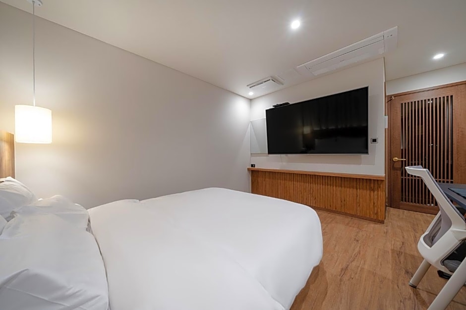 Simjak Hotel by Aank