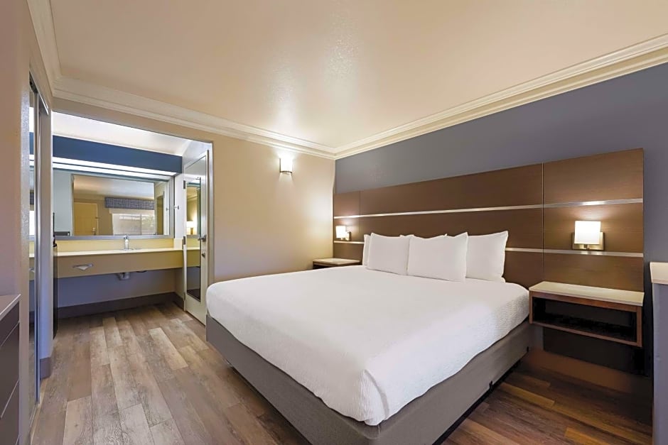 Best Western Inn & Suites Lemoore