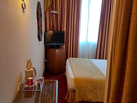 Small Double Room with French Double Bed