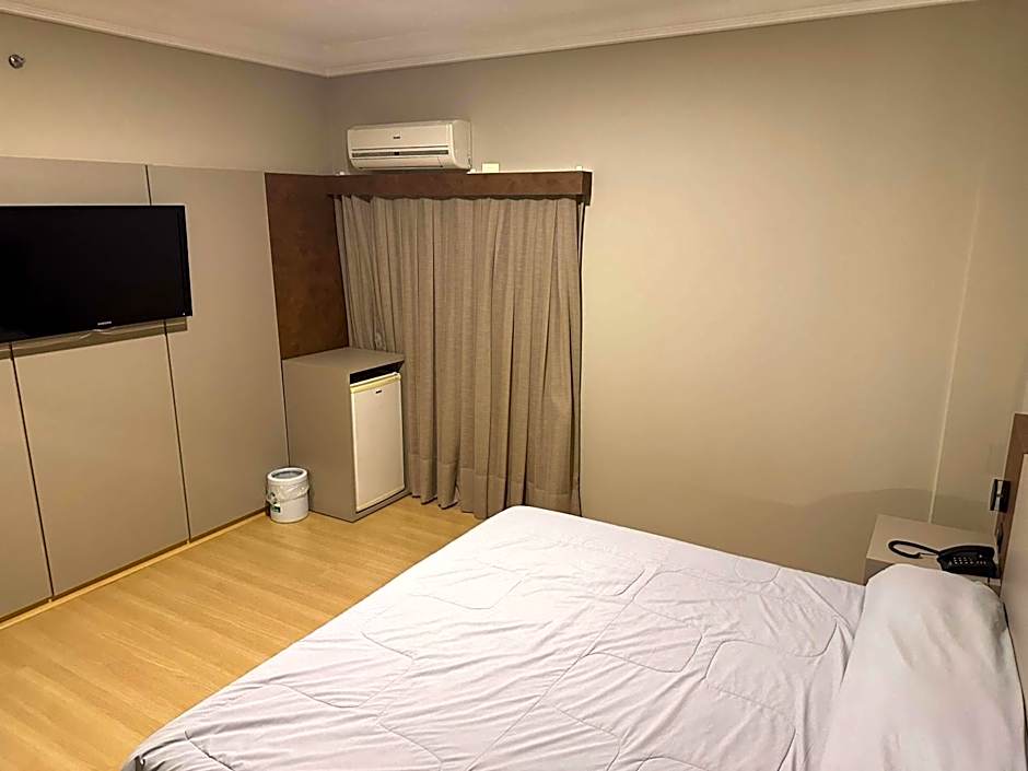 Ibis Styles Presidente Prudente, Portal of the West
