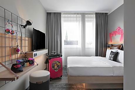 Moxy Queen Room with City View