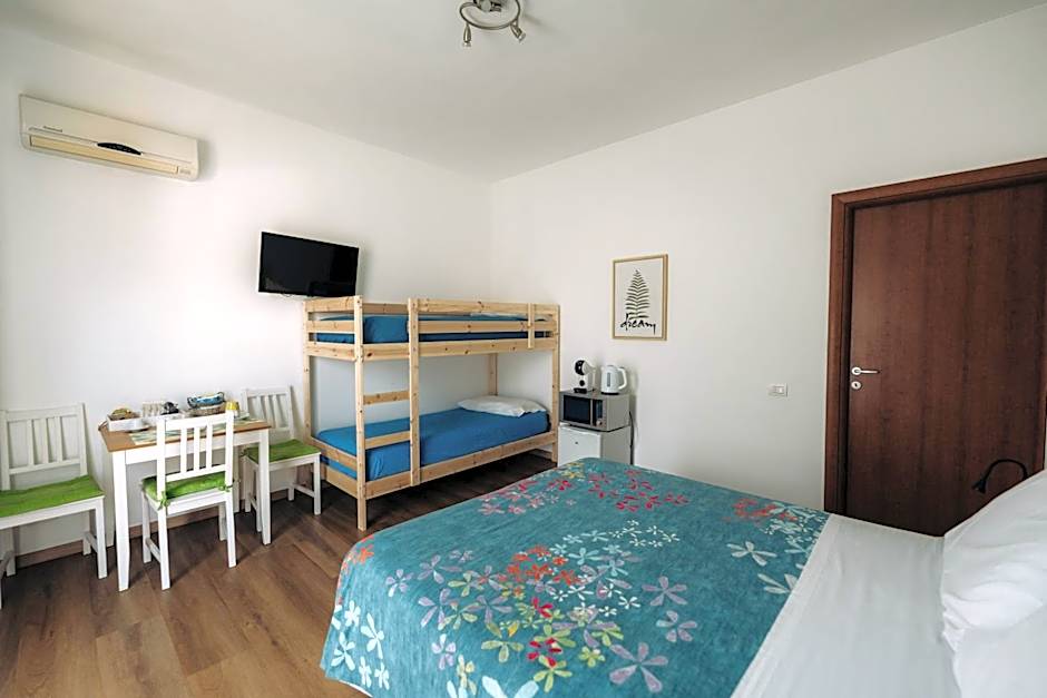 Photo 1 of 11 of 1 Double Bed or 2 Beds
