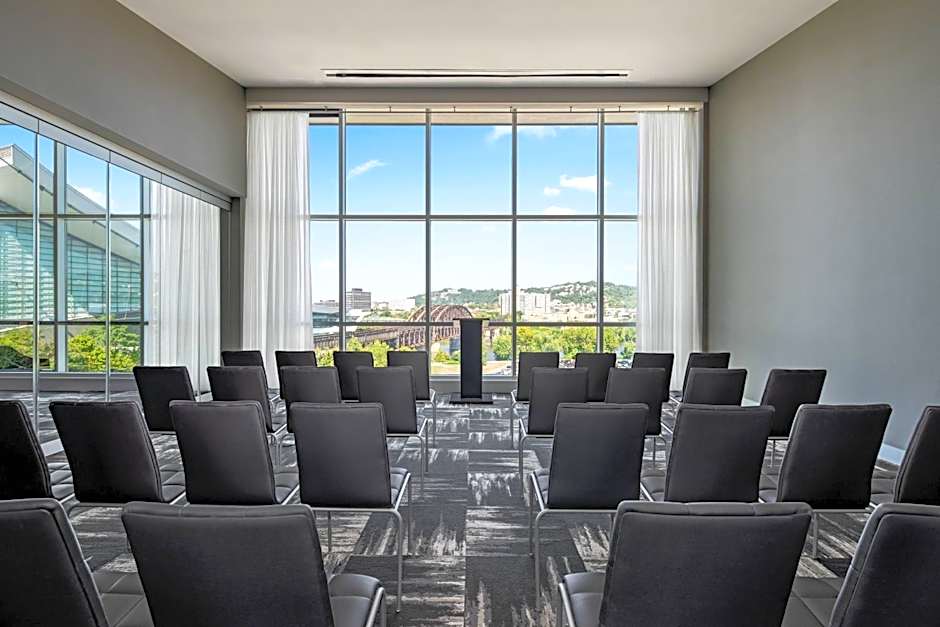 AC Hotel by Marriott Pittsburgh Downtown