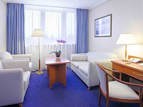 Deluxe Suite with Sofa