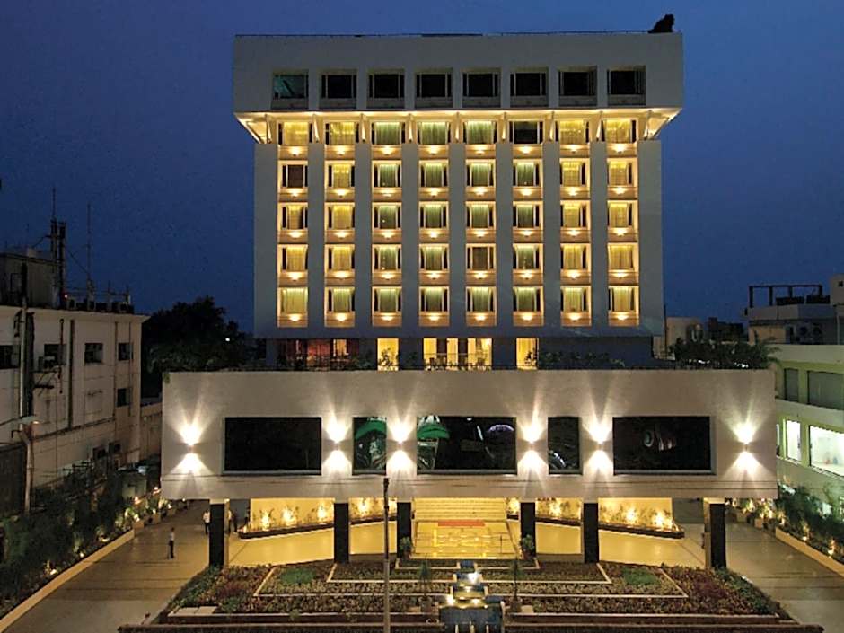Vivanta Vijayawada, MG Road
