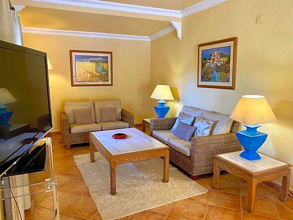 Vale Do Garrao Villas