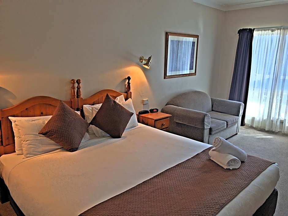 New England Motor Inn