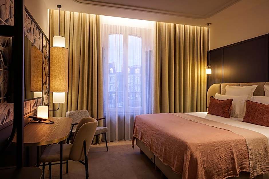 Grand Hotel de Courtoisville