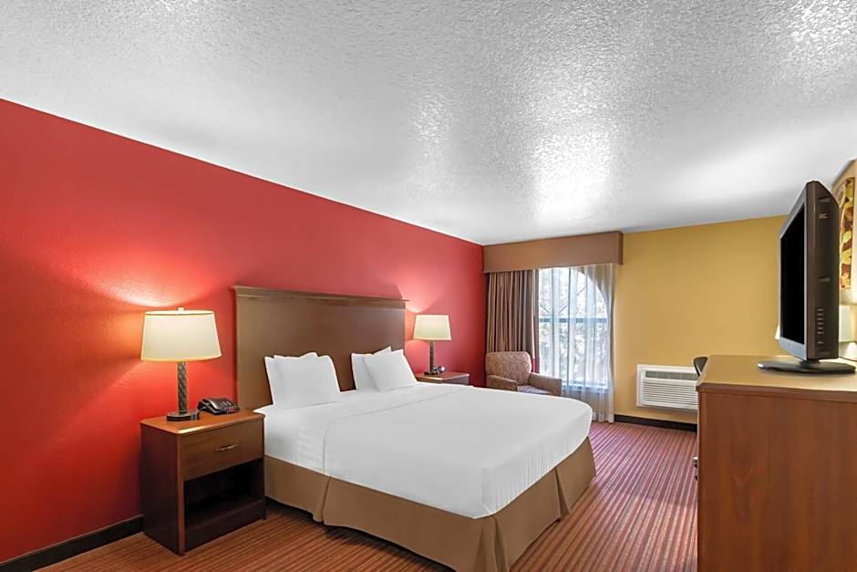 SureStay Plus by Best Western San Antonio Fiesta Inn