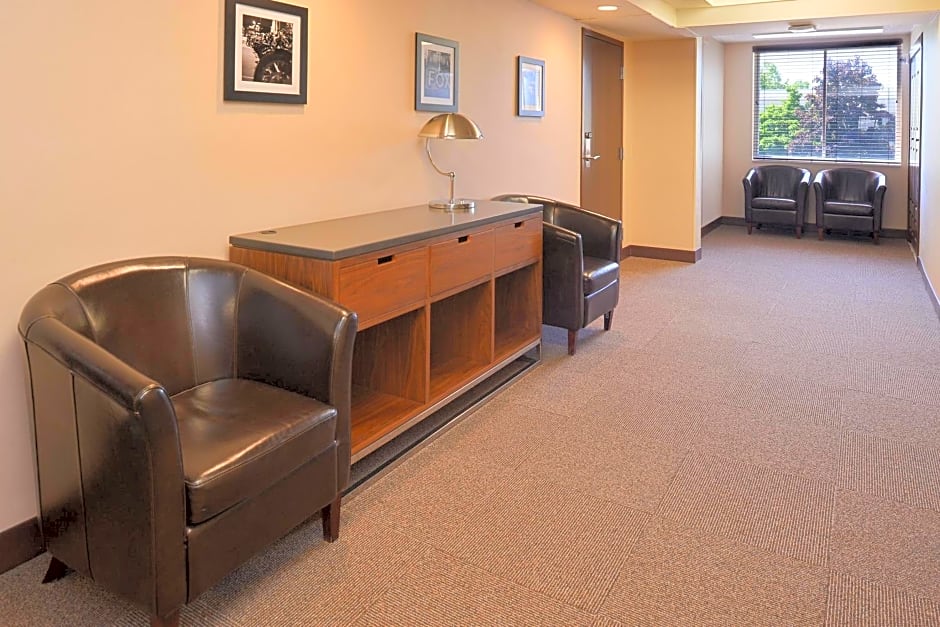 Radisson Hotel Detroit Metro Airport