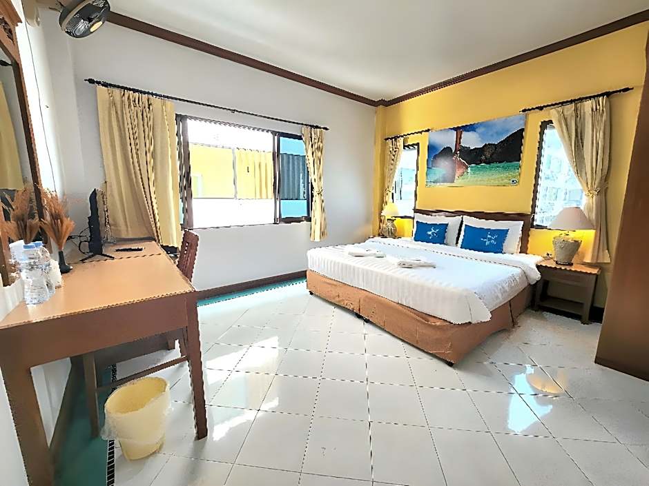 Sea Front Home Boutique - Patong Beach